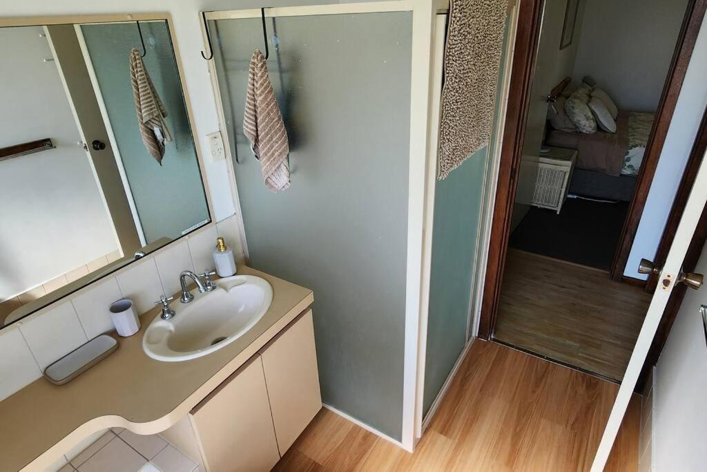 Abbey Beach Cottage บัสเซลตัน ภายนอก รูปภาพ