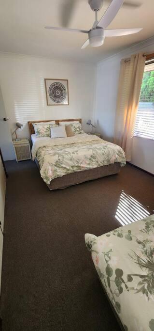 Abbey Beach Cottage บัสเซลตัน ภายนอก รูปภาพ
