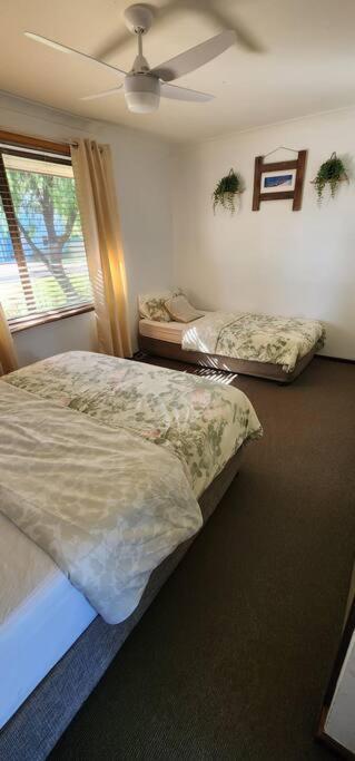 Abbey Beach Cottage บัสเซลตัน ภายนอก รูปภาพ