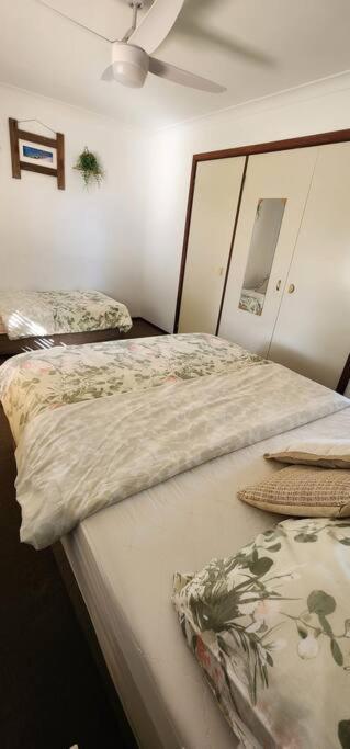 Abbey Beach Cottage บัสเซลตัน ภายนอก รูปภาพ